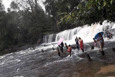 Phnom Kulen waterfall and Beng Mealea 1 Day Tour